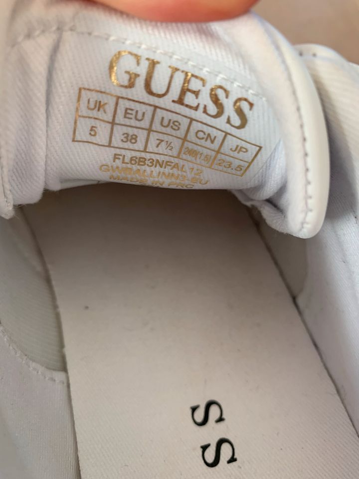 Weiße Guess Sneaker, Gr.38/39 in Ulm