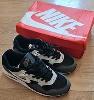 Verkaufe Nike Air Herrensneaker neu und umbenutzt. Größe 43-44 Sachsen - Netzschkau Vorschau