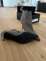 Gianmarco Lorenzi Stifelette Veloursleder grau/taupe 37/38 Frankfurt am Main - Nordend Vorschau