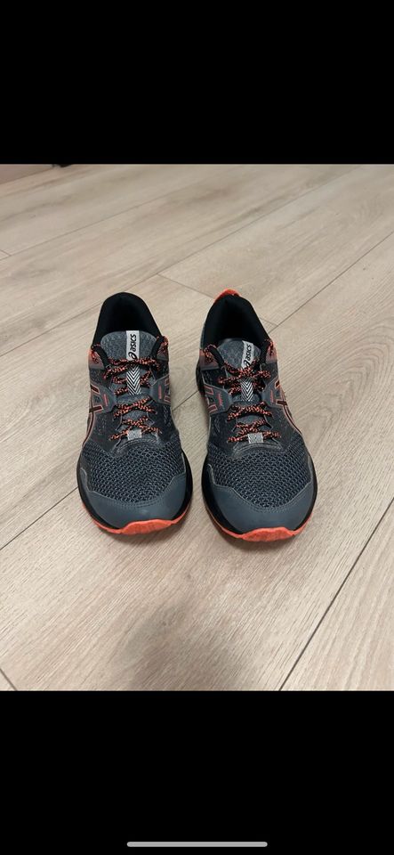 Asics Damen Herren Sneaker Gr. 39,5 WIE NEU in Bergkamen