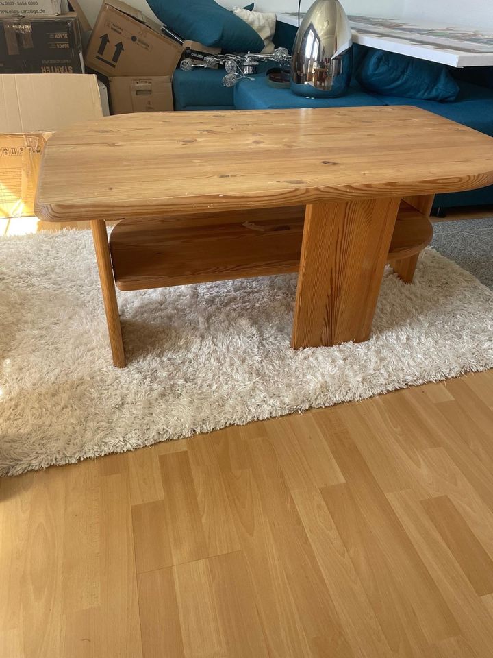 Tisch Wohnzimmertisch Holztisch in Klütz