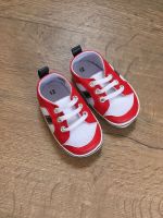 Baby Sneaker Schuhe Größe 12 rot Geschenk Party Baden-Württemberg - St. Leon-Rot Vorschau