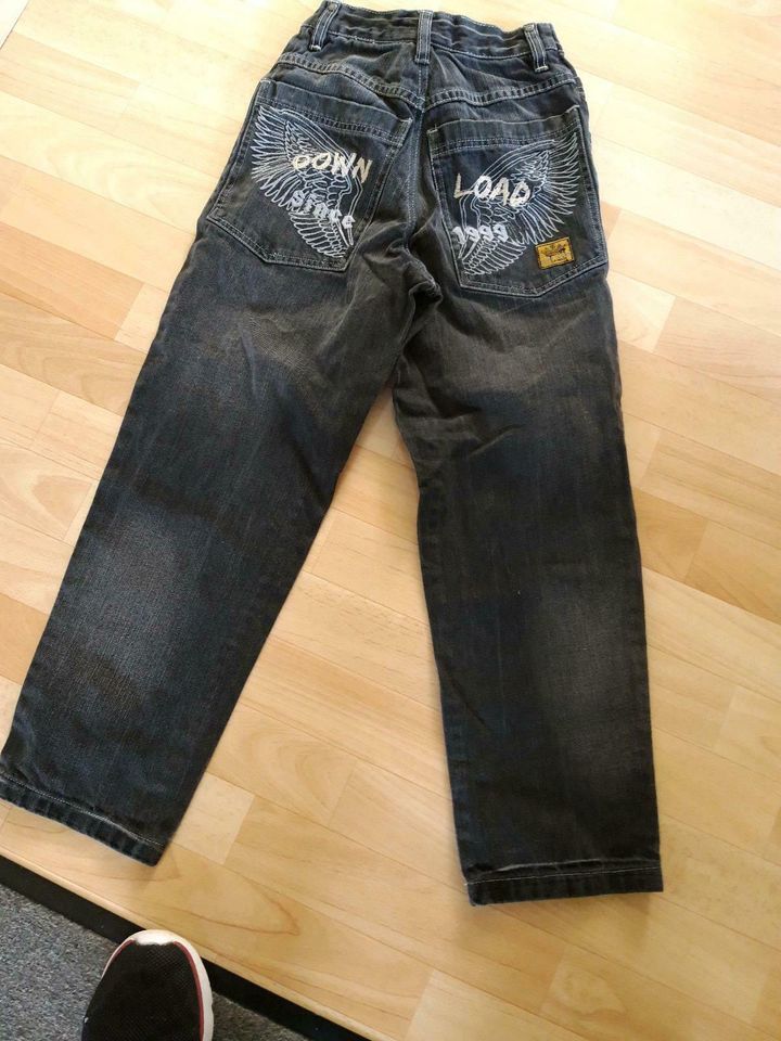 Gr.146  Jungen -Jeans sehr fetzig in Uhingen