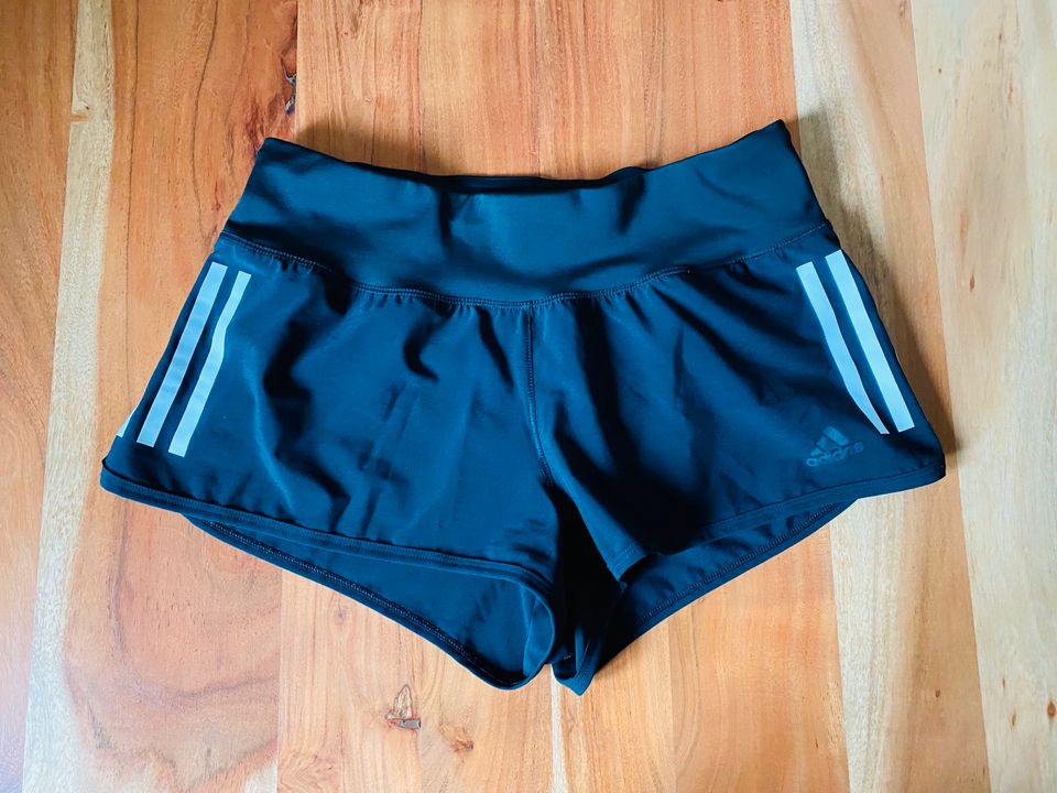 Adidas Shorts Größe S Schwarz Damen Fitness Sport Frauen Gym in Erfurt