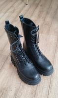 Damen Boots Stiefel mit Nieten *Neu (39) Berlin - Hohenschönhausen Vorschau