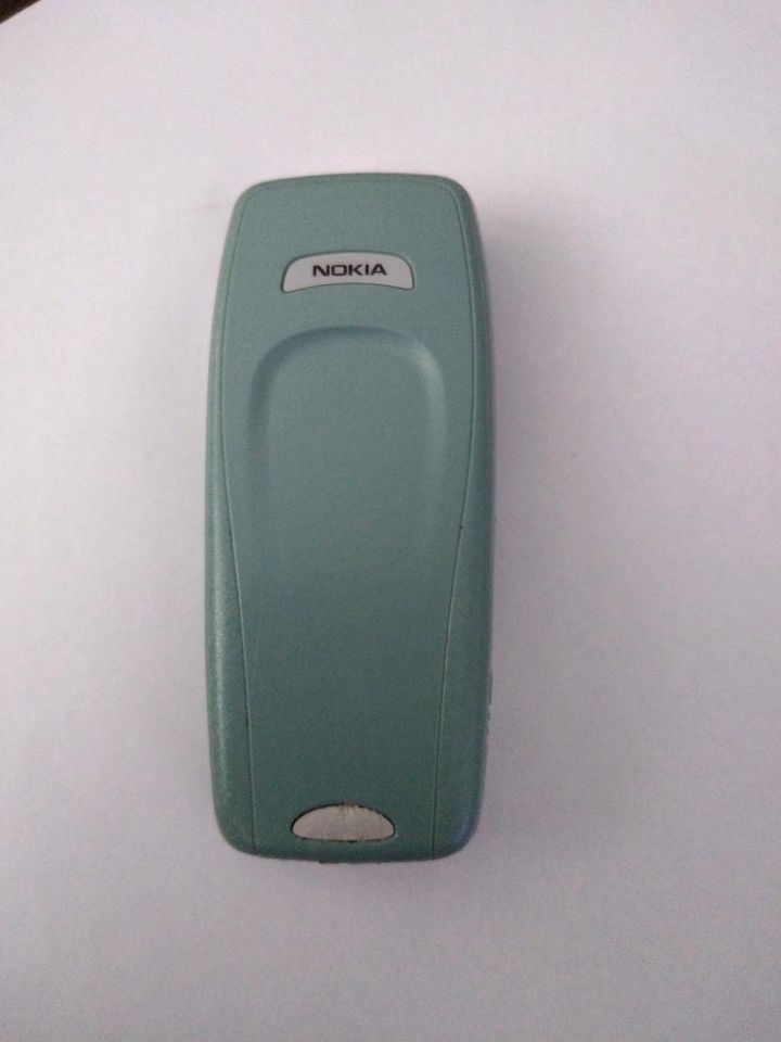 Nokia 3410 handy Ohne Simlock mit lardenkabe in Berlin