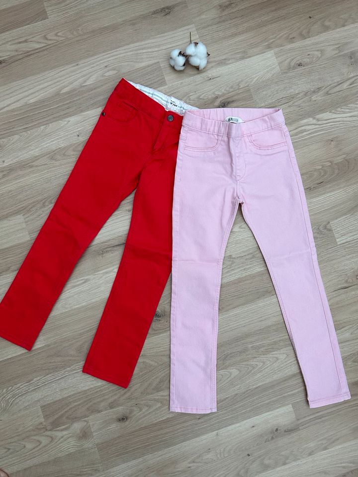 2 tolle Hosen /Jeggings Gr 122 H&M , mothercare in Schutterwald