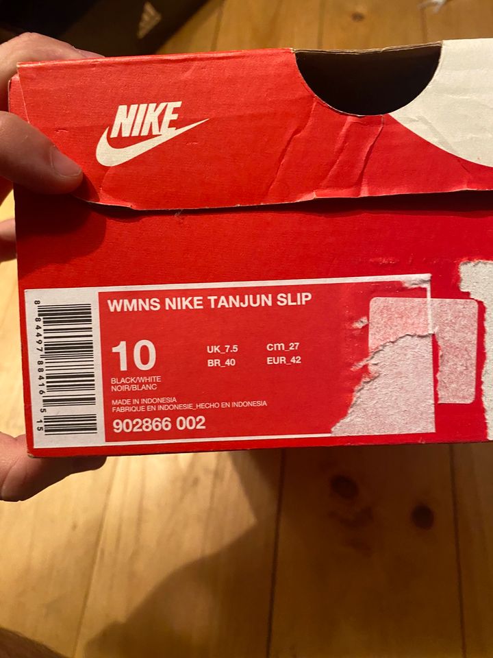 Nike Tanjun Slip Schuhe Sneaker Sportschuhe gr. 42 neuwertig in Schwabmünchen