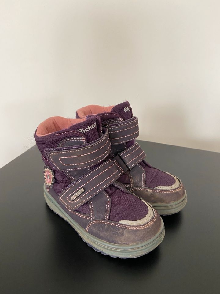 Schuhe Kinderschuhe Größe 25 (diverse Marken, 8 Paar im Set) in Lahnstein