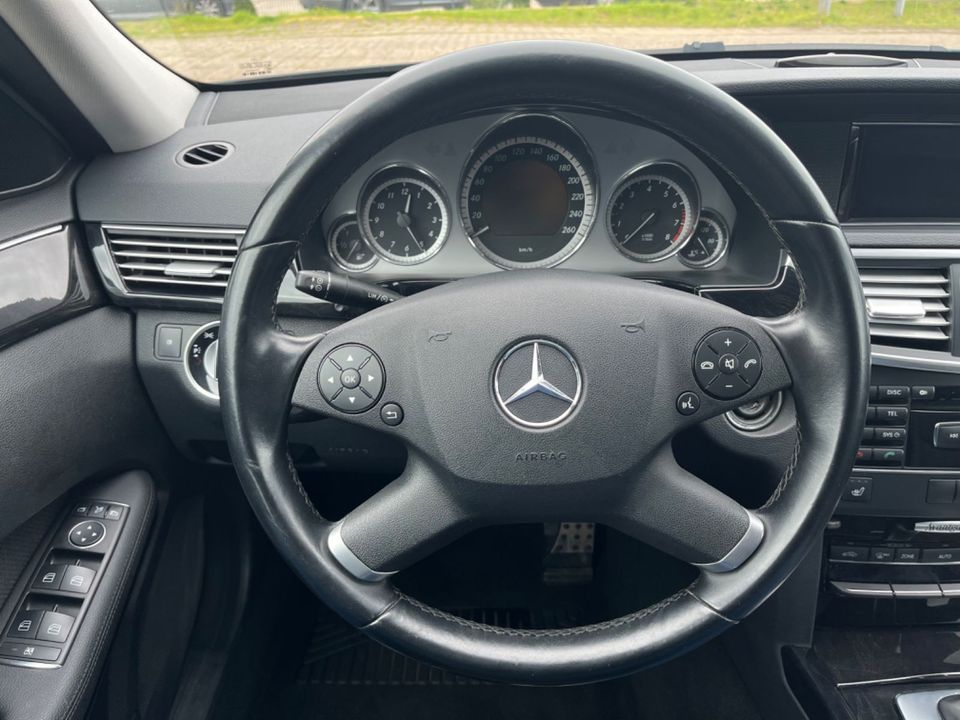 Mercedes-Benz E 200 CGI Avantgarde Automatik,Scheckheft,Navi in Bruchhausen-Vilsen