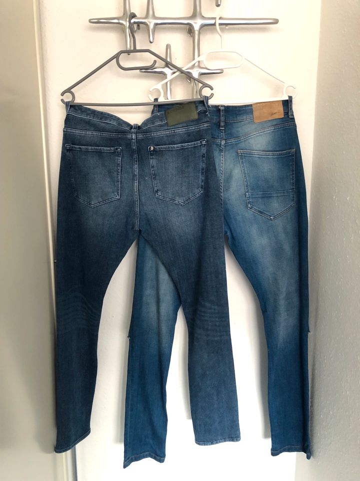 ZARA 2 X Jeans  Skinny Gr 34/32 in Kassel