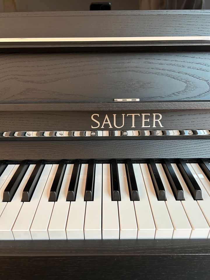 Sauter 116 Concent by Peter Maly Klavier schwarz + Klavierbank in Leer (Ostfriesland)