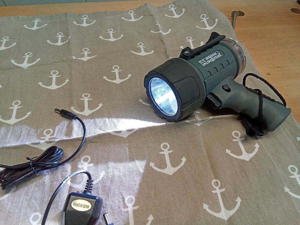 Aqua Signal LED Handscheinwerfer Lampe in Hamburg