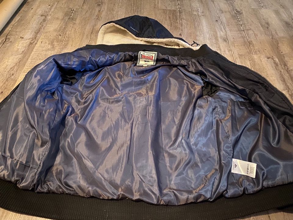 Lonsdale London Jacke Winterjacke Kapuze Größe XL in Lingen (Ems)