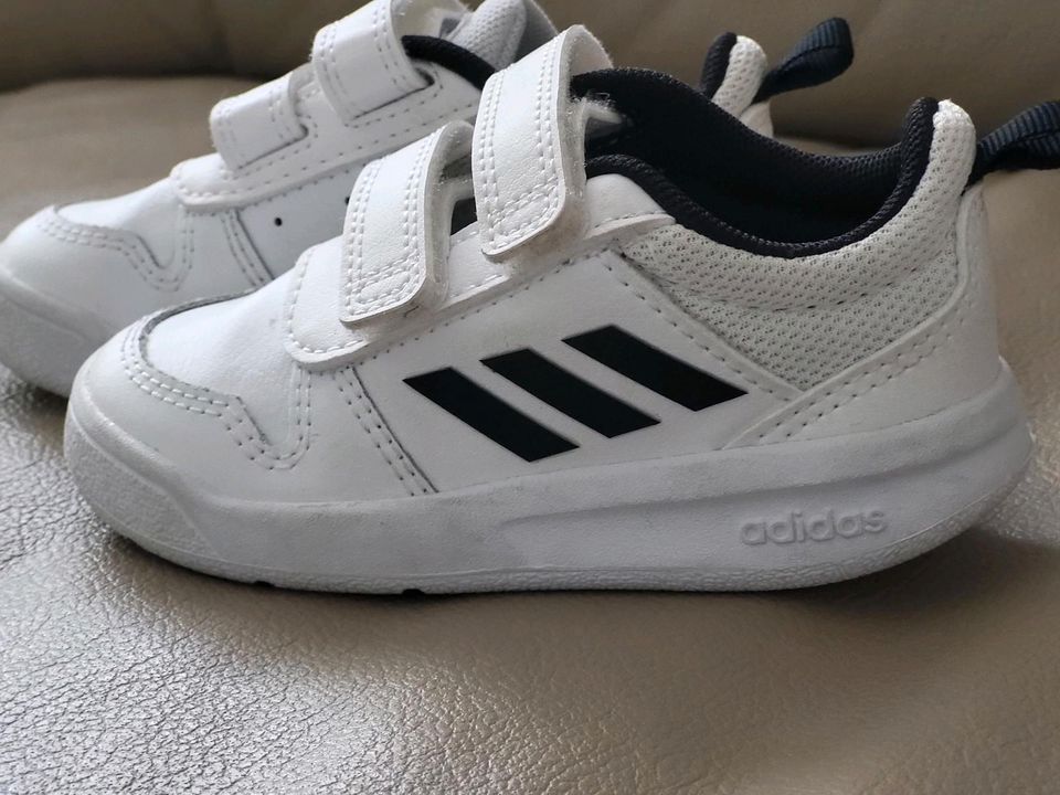 Baby Adidas Schuhe Gr. 21 in Contwig