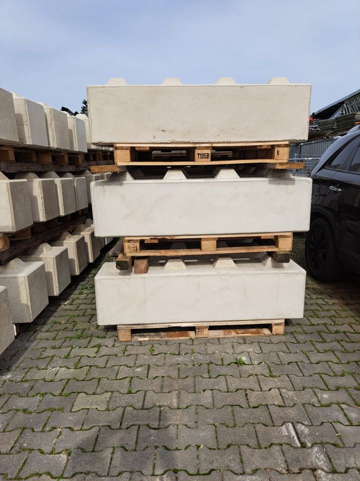 Betonblocksteine 1,60x0,40x0,40 in Rheine