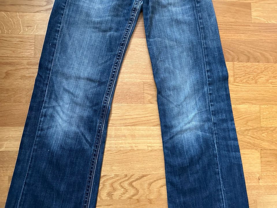 Replay Jeans Modell Janice, Gr 24/32, Bootcut, dunkelblau in Bonn