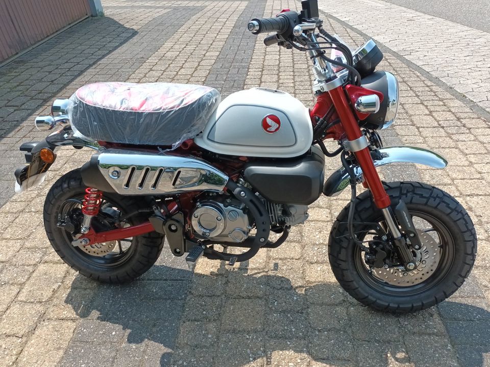 Honda Monkey Z125 MA, Red, noch UNBENUTZT!, mit Werksgarantie! in Emmelshausen