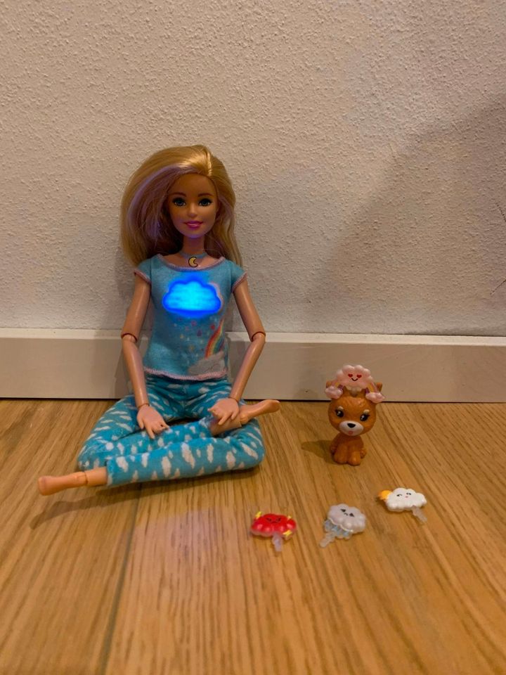 Barbie GNK01 - Breath with me Meditation Puppe in Waiblingen