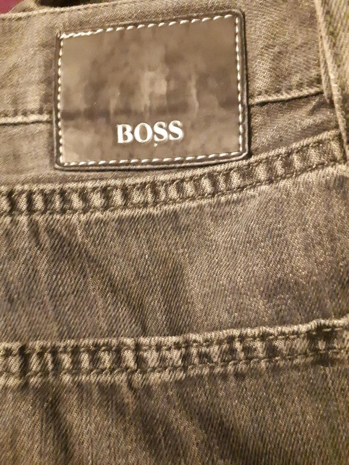 Jeans Hugo Boss Größe 32 Hose schwarz in München