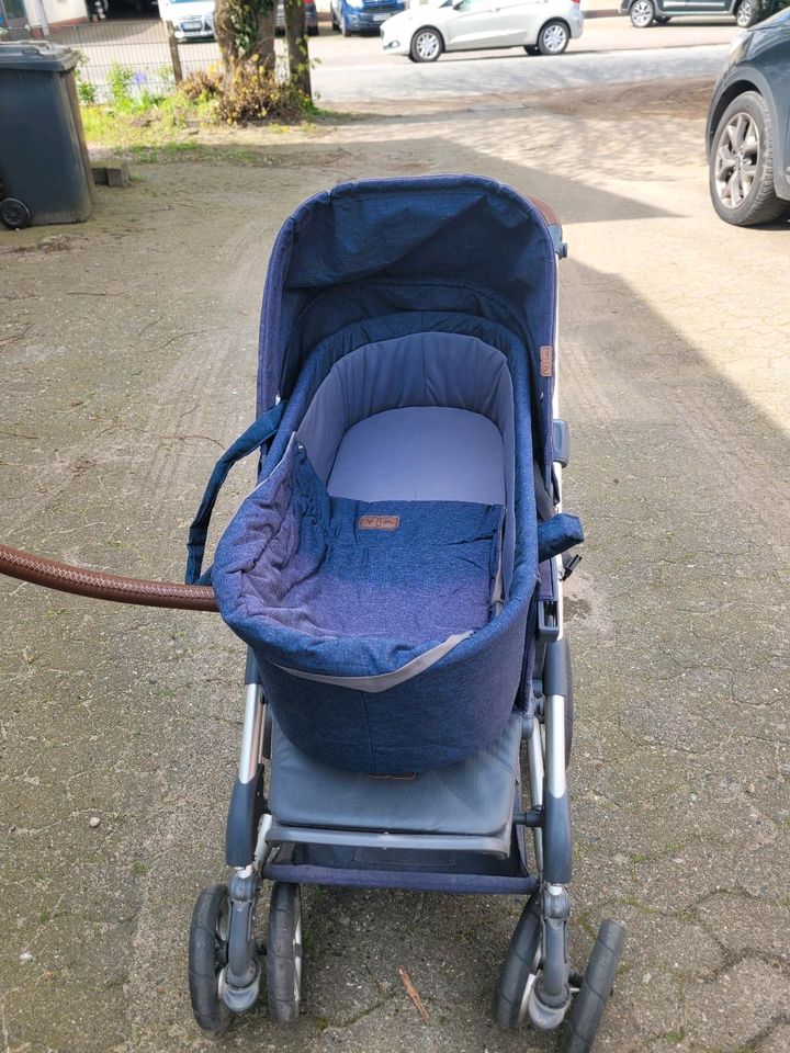 Kinderwagen und Babyschale in Schellhorn (bei Preetz, Holst)