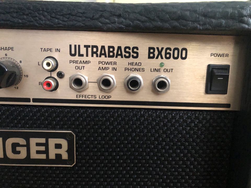 Behringer Ultrabass BX600 in Berlin