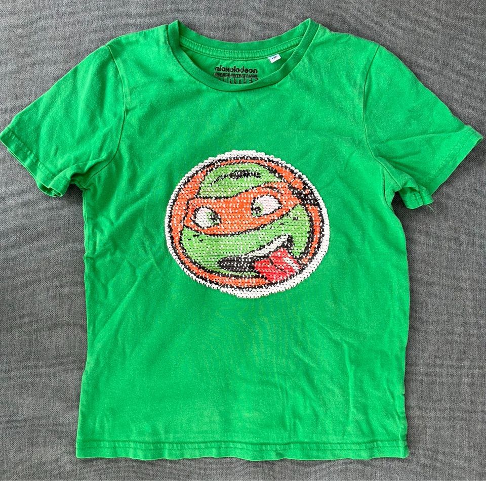 Jungen T-Shirt in Größe 122 in Sankt Augustin