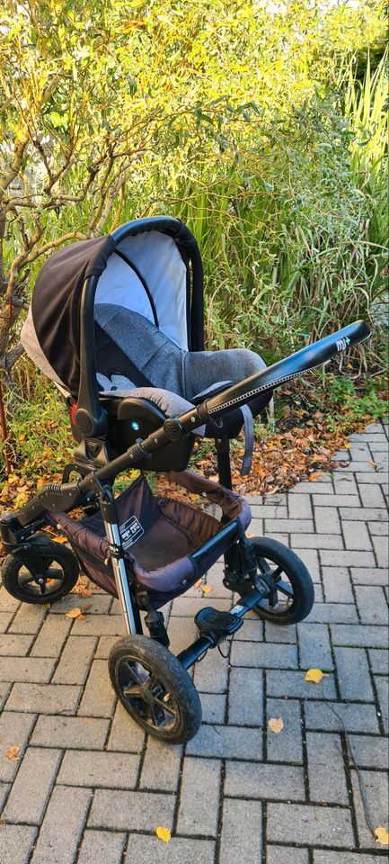 Kombi-Kinderwagen my junior®️ MIYO 3-in-1 mit Zubehör in Leipzig