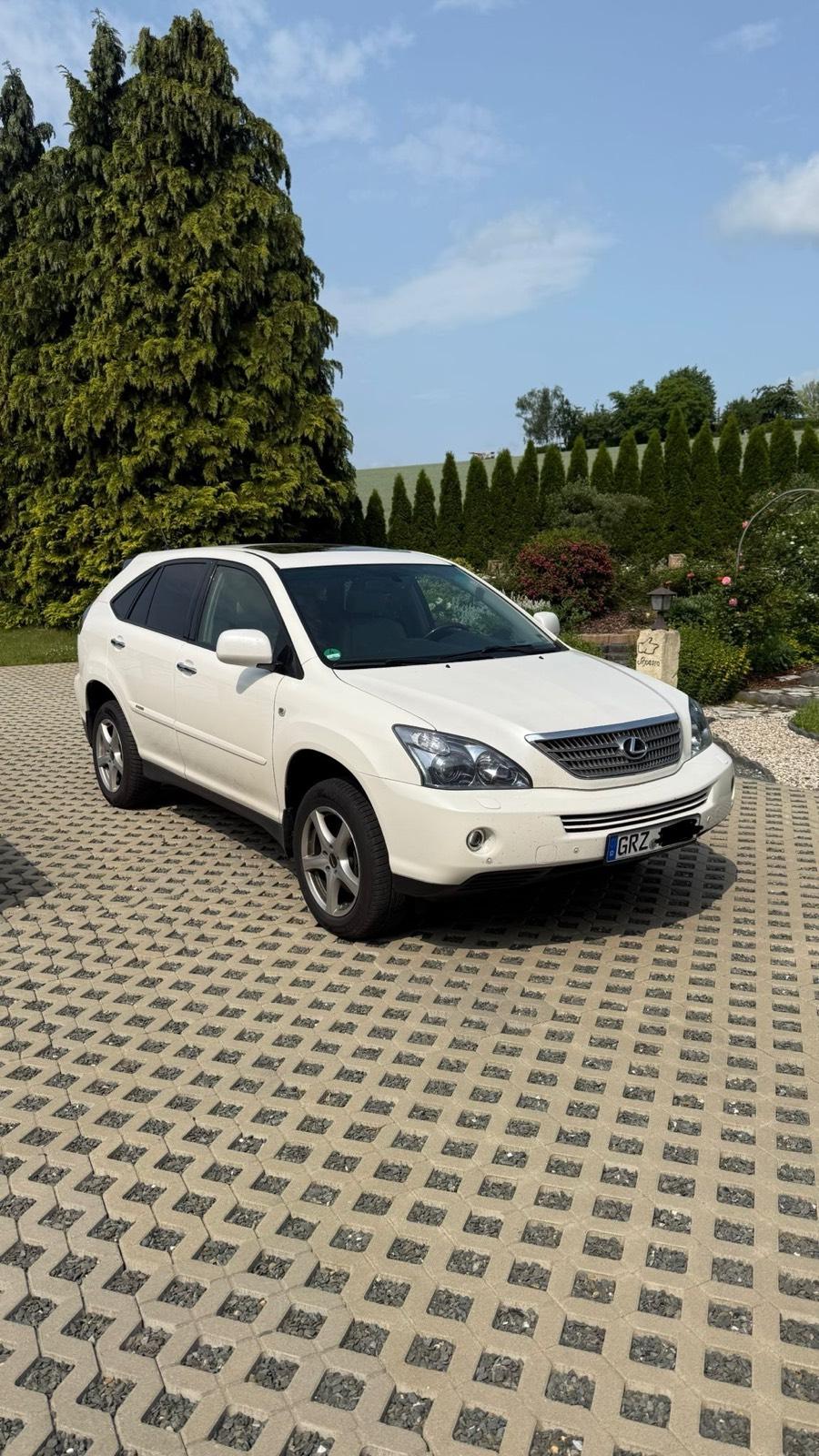 Abbildung des Autos Lexus RX 400h