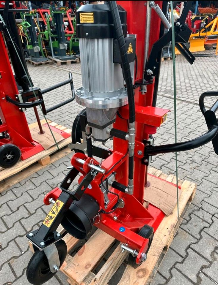 Holzspalter KWR 30, mit Elektromotor und Zapfwellenantrieb in Häg-Ehrsberg