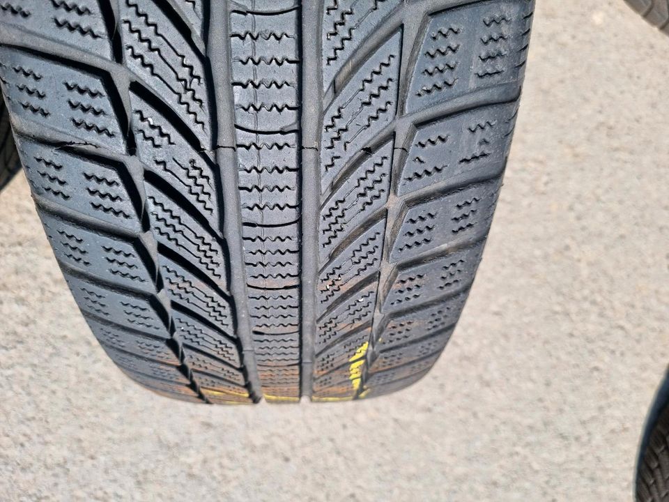 4x Winterreifen 205/55 R16 Stallfelgen Kia Carens in Hagen am Teutoburger Wald