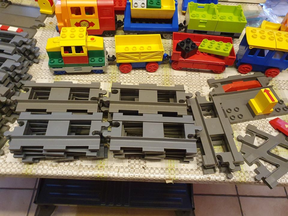 Lego Duplo Eisenbahnen mit 2 Zügen Nr.2730 + Nr.10508 in Söhlde