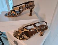 Sandaletten Reptilprägung beige braun Gr. 39 Elke Berndt Hessen - Espenau Vorschau