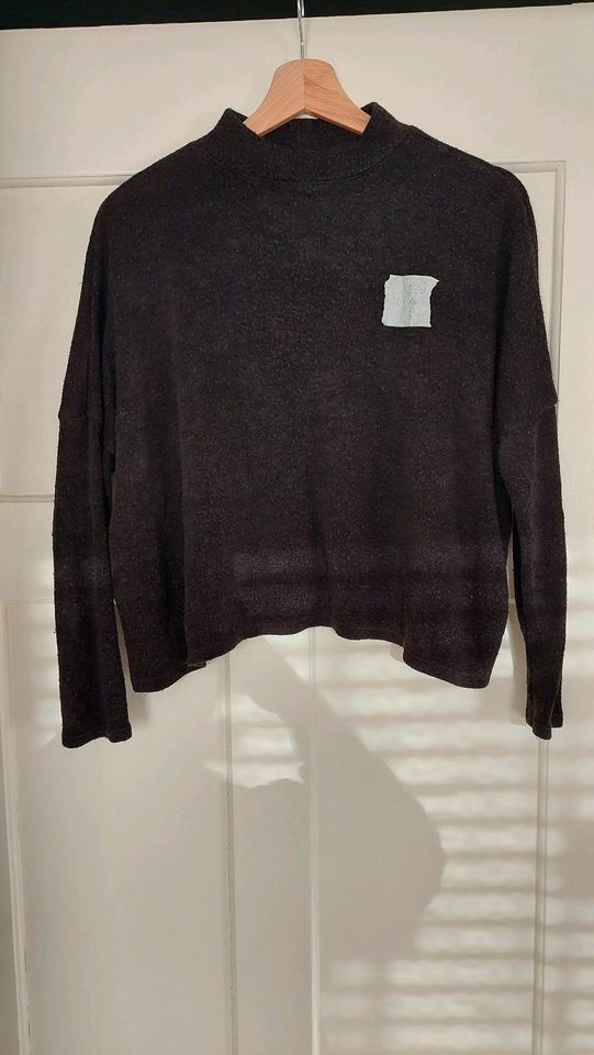 Verschiedene pullover, shirts, bluse, hose gr. 34 XS in Aschersleben