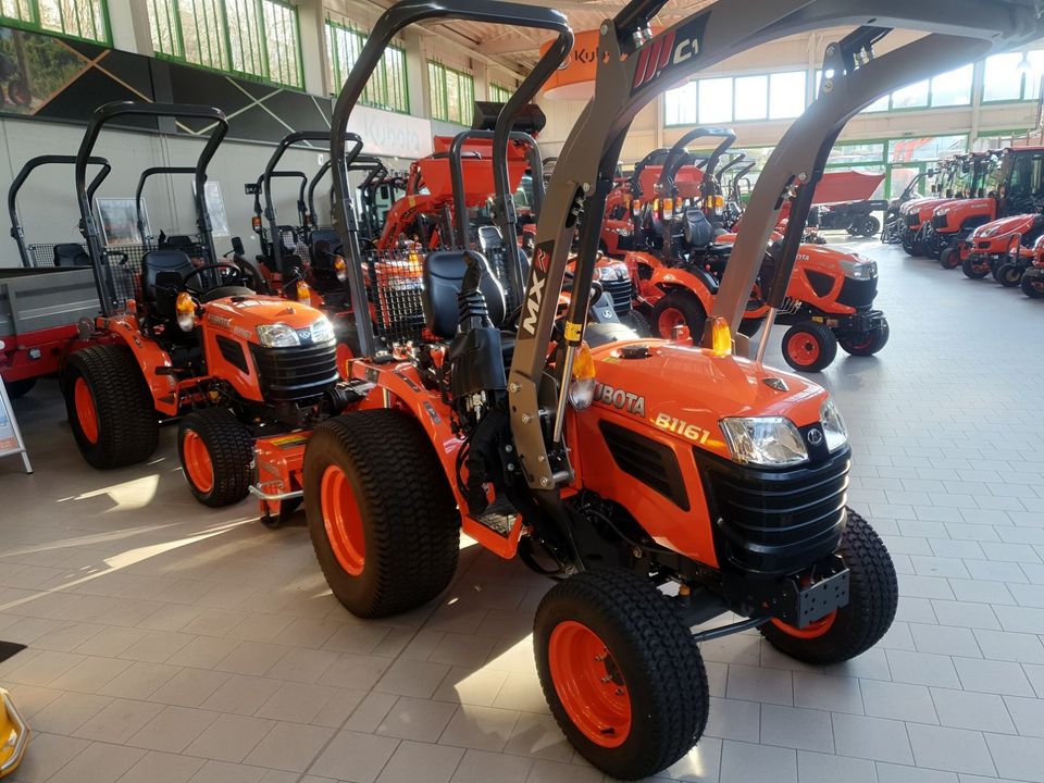 Räder Reifen Kubota B-Serie 31x13.5-15 Komplettradsatz Traktor in Olpe