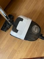 Grundig Staubsauger Beutellos weiß funktionsfähig Mitte - Wedding Vorschau