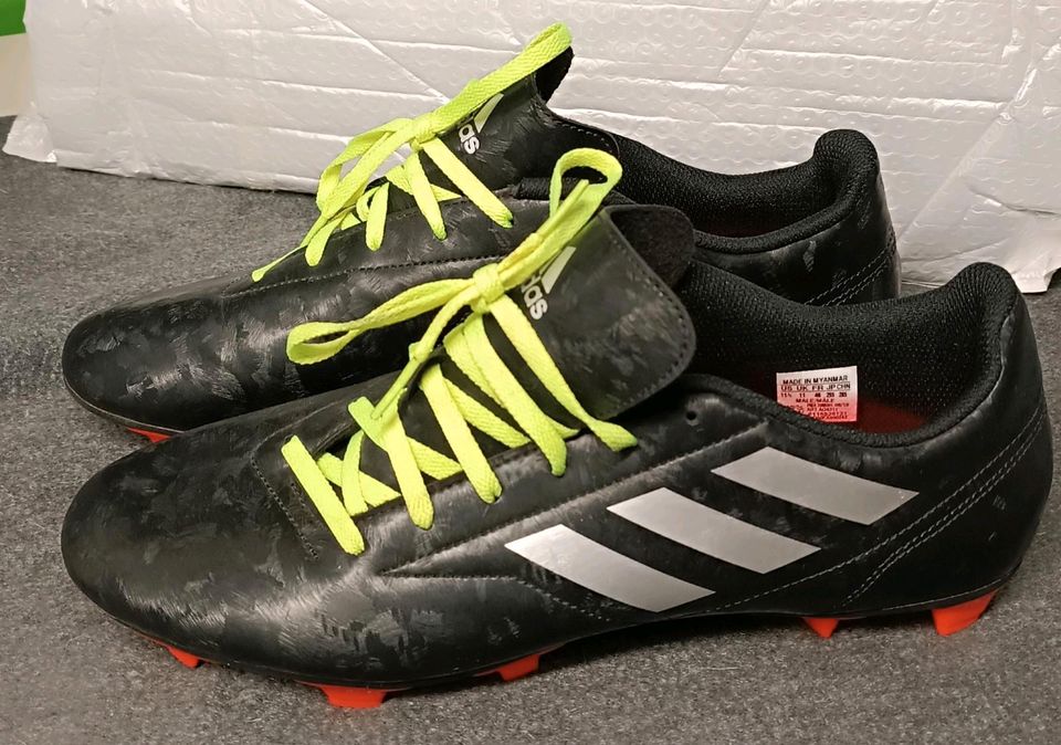 Fussballschuhe Adidas Größe 45,5 in Hannover