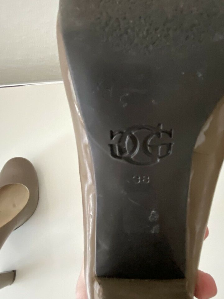 Wunderschöne Pumps von Guess, Gr. 38 in Duisburg