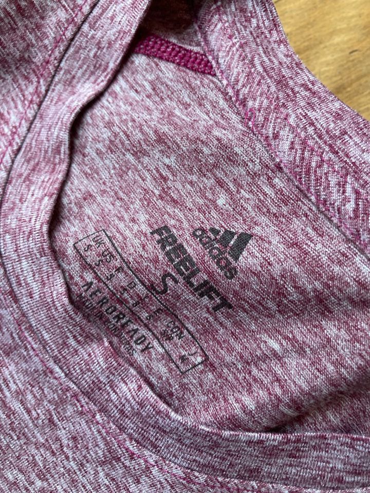 Adidas-Shirt & Short-(S) / M-TOP-zus. nur 12,-€ in Braunschweig