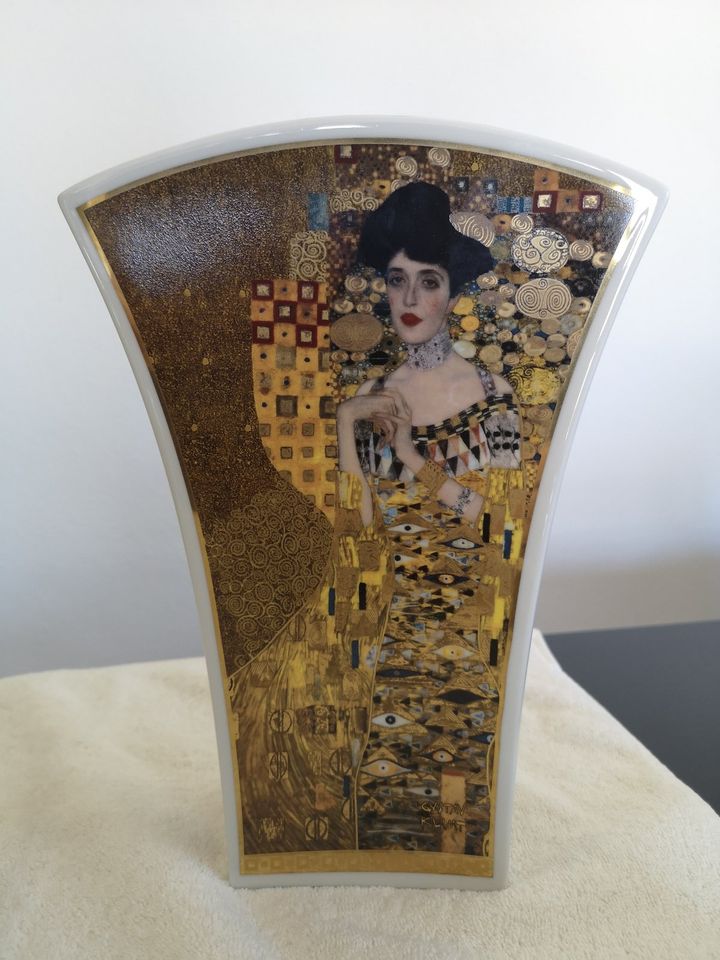 Tryptichon Vase Gustav Klimt, Kuss in München