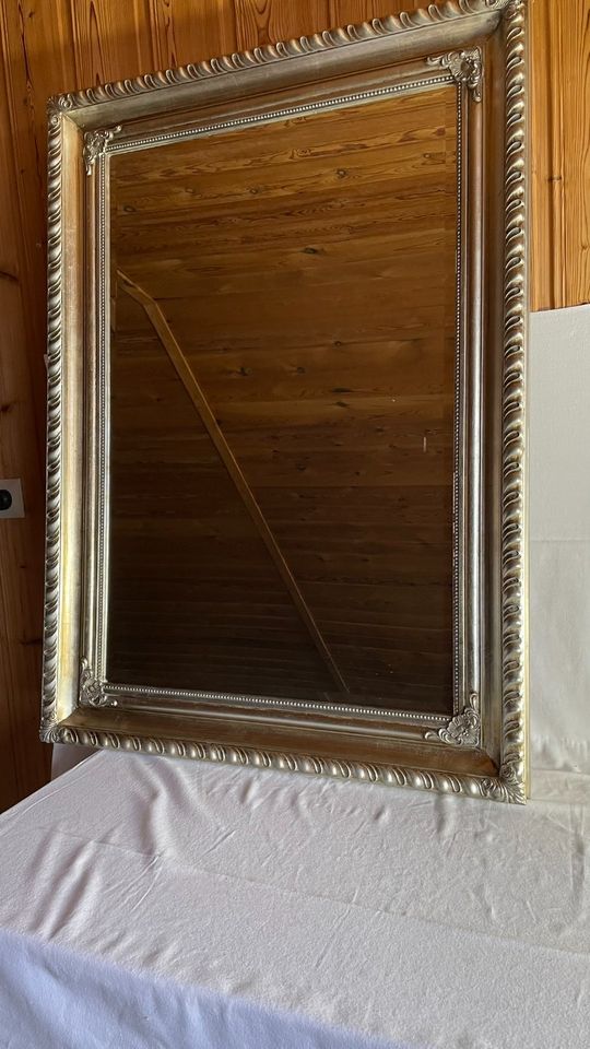 Spiegel mit Silberrahmen 79 x 109 cm in Werne