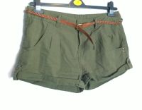 Grüne Khaki Shorts mit Gürtel Primark Gr. 38/M Hannover - Döhren-Wülfel Vorschau