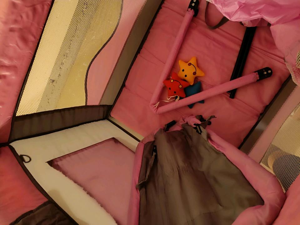 TOP Kinderreisebett mit Matratze und mit einigen Funktion in Koblenz
