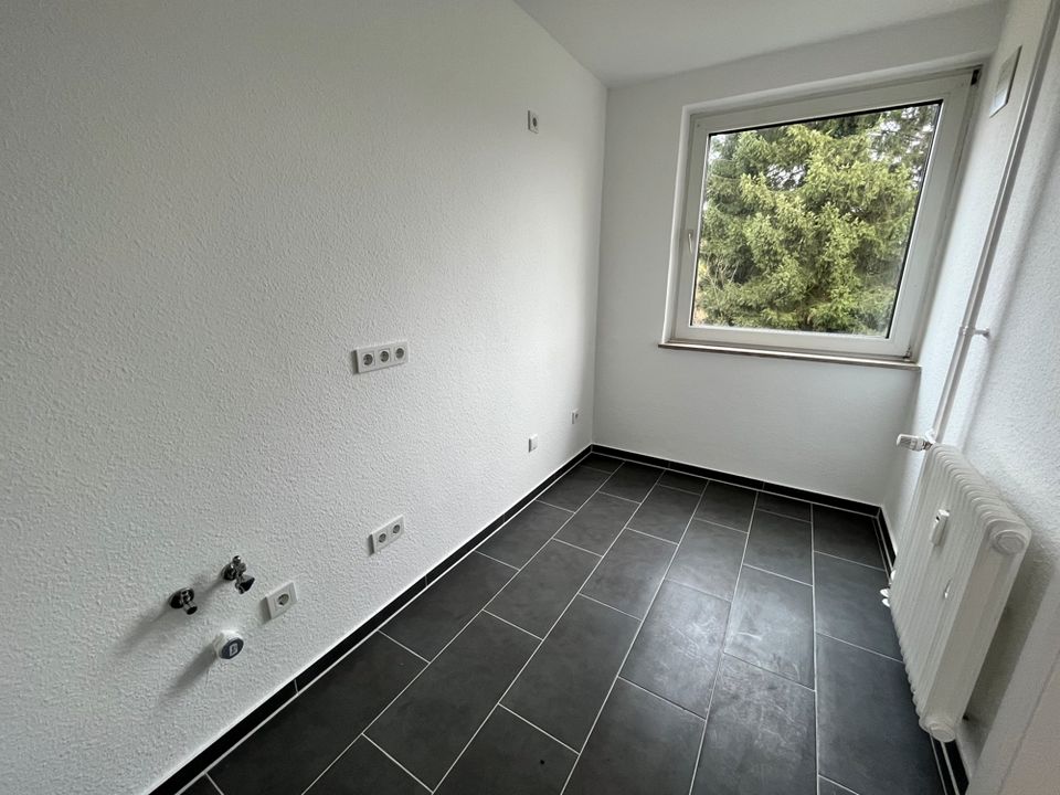 Grüne Oase in Radevormwald: Moderne 3-Zimmer-Wohnung mit Doppelbalkon! in Radevormwald