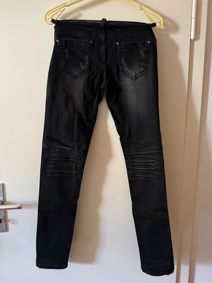 Jeans Hose schwarz gerader Schnitt Gr 34/36 in Freising