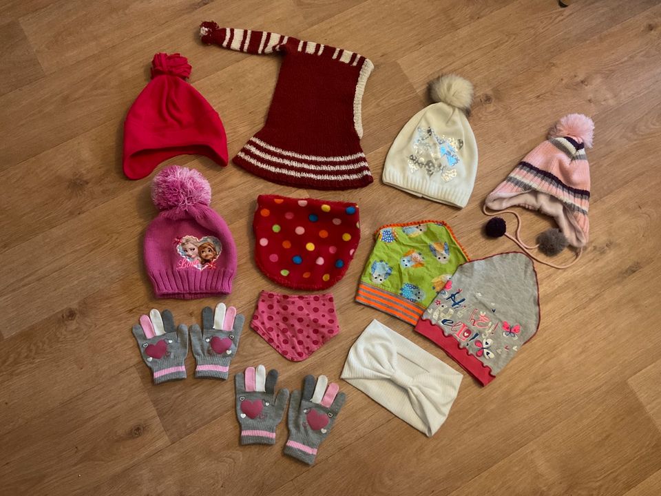 Mädchen Winterpaket Mütze Schal Kopftuch Handschuhe Baby Kleinkin in Rostock