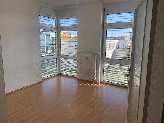 2022-296 Schöne 2-Raumwohnung mit Einbauküche und TG-Stellplatz in Dresden-Leipziger Vorstadt zu verkaufen in Dresden