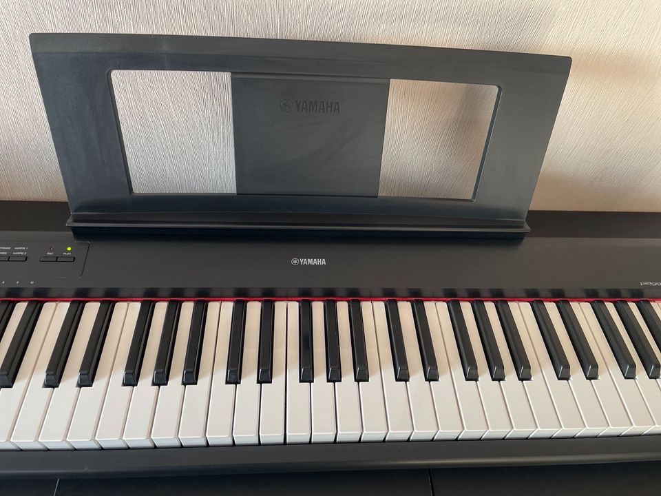 Yamaha NP-12B Digital Piano schwarz in Wegberg