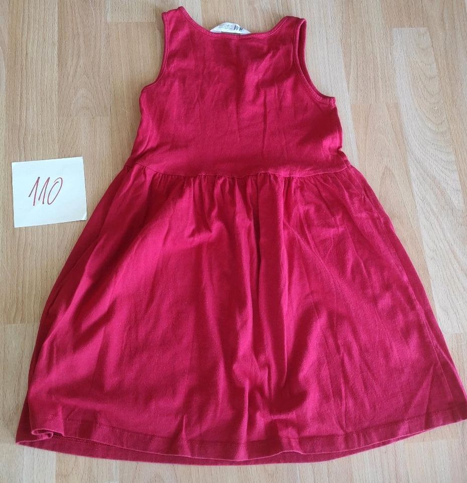 H&M Mädchen kleid gr. 110 rot in Gaggenau