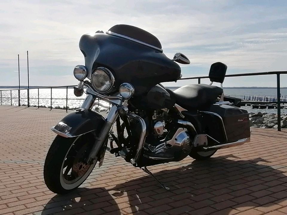 Harley Davidson Electra Glide Ultra Classic FLHTCU in Großdubrau